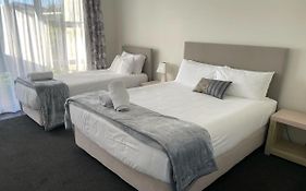 Carters By The Sea Beachside Studio Apartments